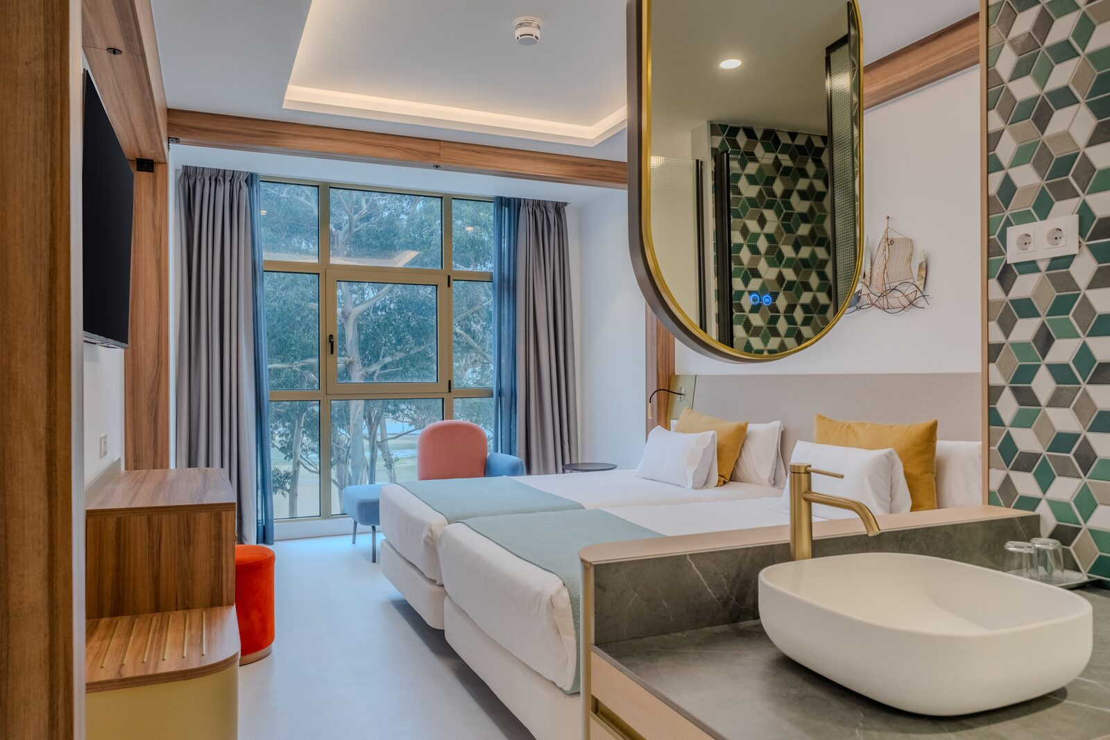 Habitación Superior con dos camas y vistas a la ría
