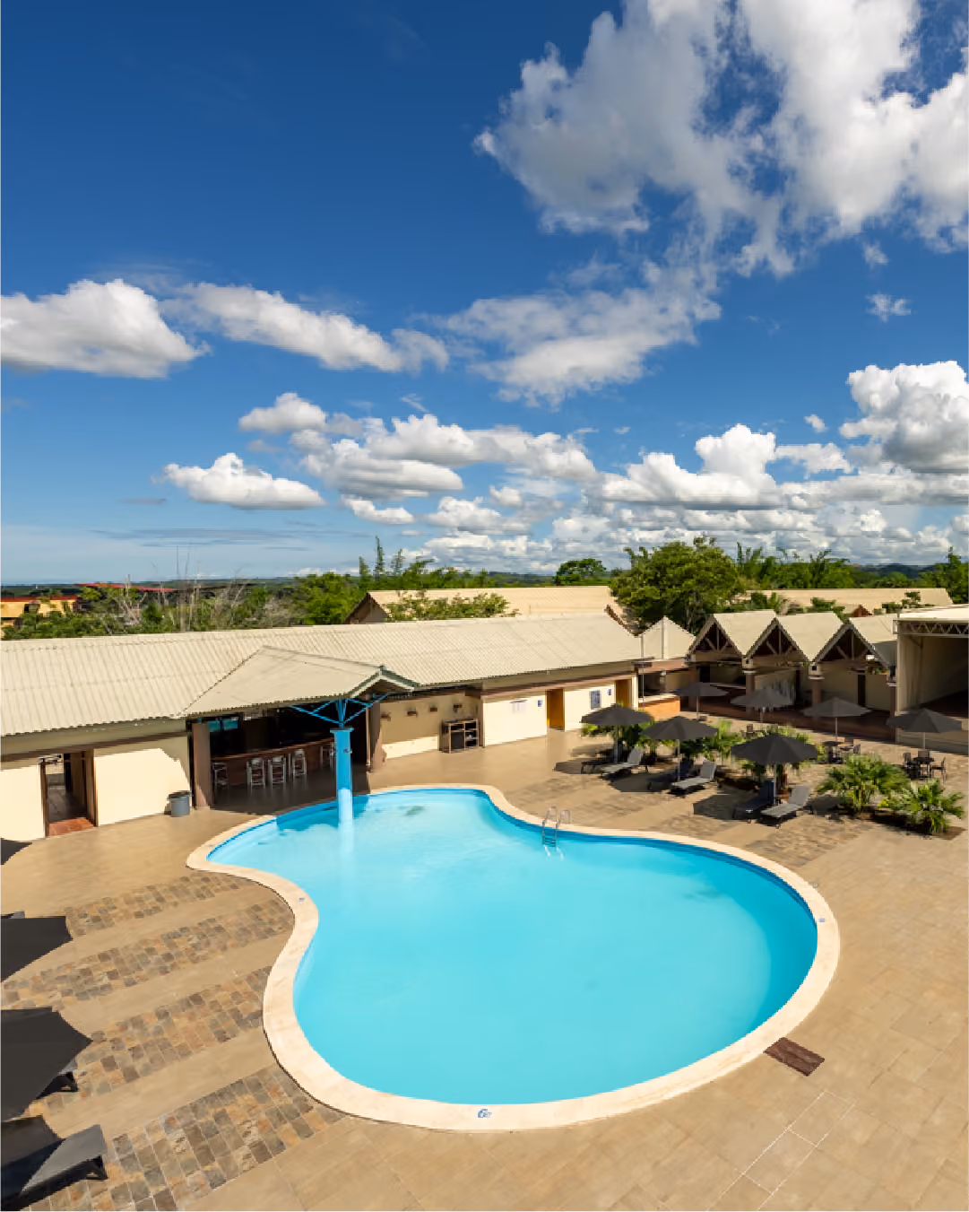 Piscina & Lago